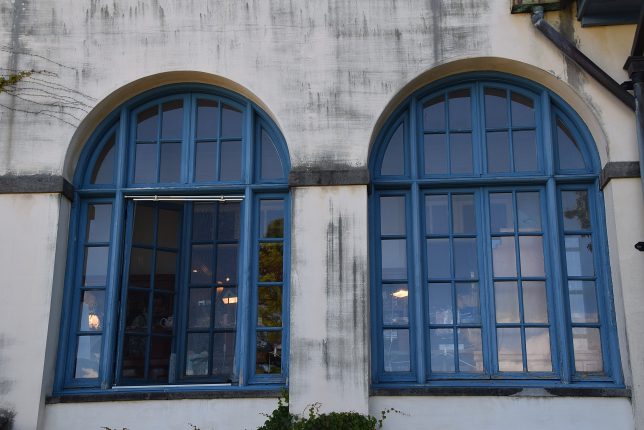 旧英領事館の窓